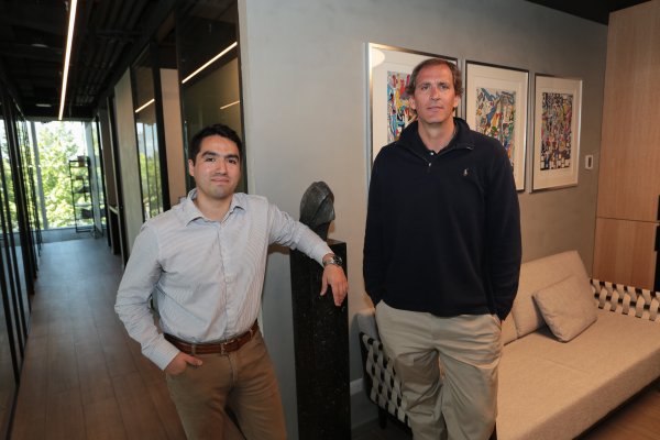 Carlos Bastías, business manager de Copptech, y Francisco Silberberg, CEO de la compañía.