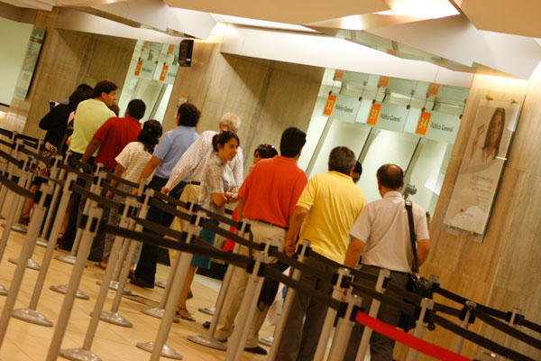Utilidades de los bancos caen 50% en octubre y totalizan US$ 152 millones