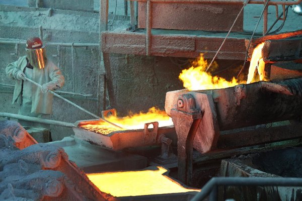 <p>Bloomberg: Protestas en Chile podrían destronar a Codelco como el mayor productor de cobre</p>