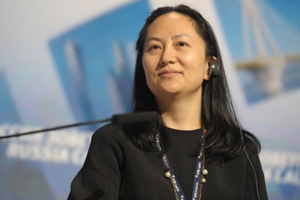 Hija de fundador de Huawei envía emotiva carta a un año de su arresto en Canadá