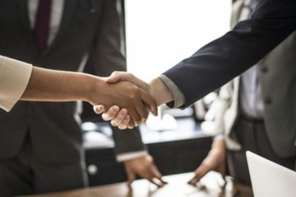 Opciones de financiamiento para empresarios pymes "golpeados" por la crisis social