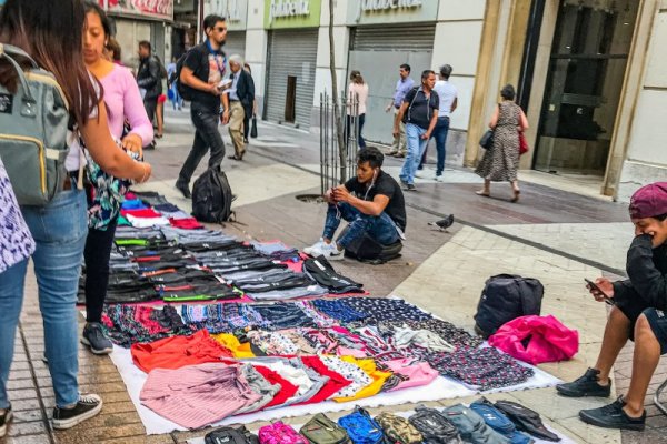 Comercio informal se toma Santiago Centro