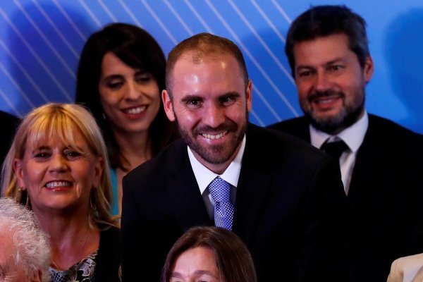 Nuevo ministro de Economía argentino define la oferta para saldar deuda del país