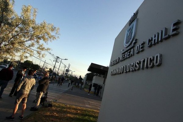 <p>Fach entrega listado de las personas que iban en la aeronave en dirección a la Antártica</p>