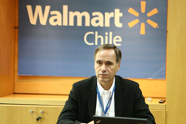 Enrique Ostalé abandona vicepresidencia de Walmart