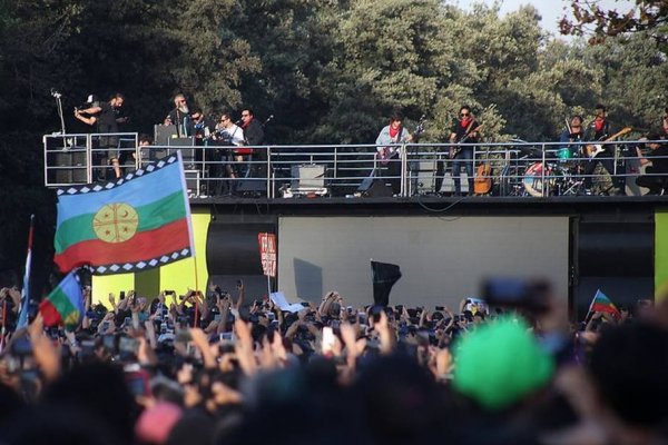 Intendente de Santiago entrega balance de masivo acto en Plaza Italia: 100 heridos entre civiles y carabineros