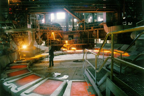 Precio del cobre extiende ganancias y marca rally alcista más largo en dos años