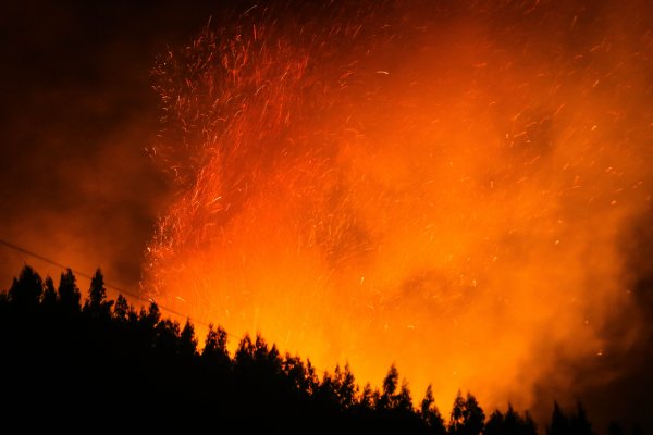 Intendencia decreta alerta amarilla en la Región Metropolitana por incendios forestales (+MAPA)