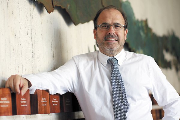 Exministro Undurraga asegura que no existió compromiso del gobierno en pagar sobrecostos a consorcio del puente Chacao