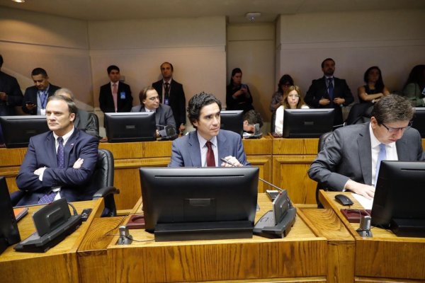 Gobierno retiró US$ 1.000 millones de fondos soberanos en noviembre, mientras gasto público creció casi 17% en el mes