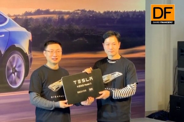 <p>Ahora en DF: Tesla entrega primer sedán Modelo 3 fabricado en China en menos de un año</p>