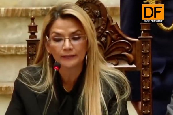 <p>Ahora en DF: Gobierno boliviano declara persona no grata a embajadora de México y Cónsul de España</p>