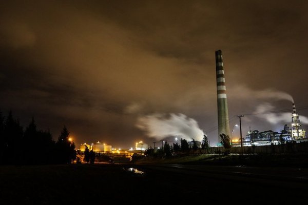 Chile logra “buena” calificación por bajas emisiones, pero “pobre” en política local