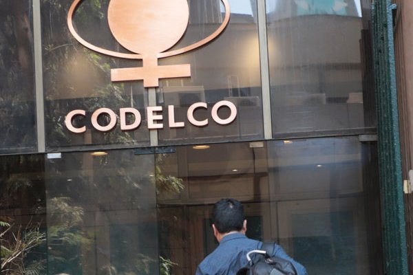 Ministerio Público cierra investigación en torno a contratos a futuro de Codelco
