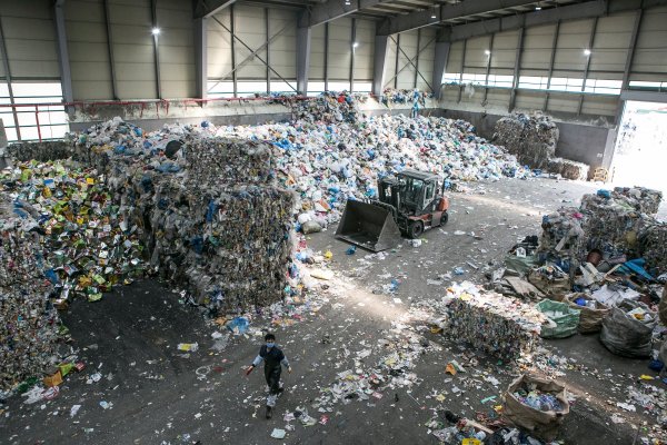 Ministerio de Medio Ambiente apuesta por llevar pilotos de reciclaje a municipios