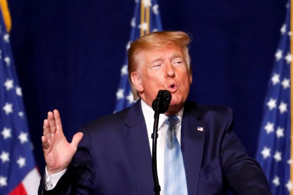 Trump amenaza con atacar 52 sitios iraníes si Teherán toma represalias por muerte de comandante