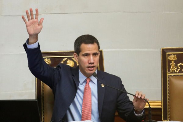 <p>Para lograr la reelección, requiere 84 votos, la mitad más uno de los parlamentarios. Fotos: Reuters</p>