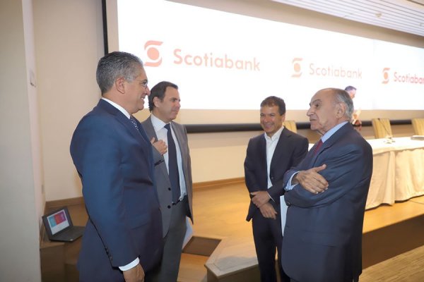 <p>El CEO de Scotiabank, Francisco Sardón, junto al presidente del directorio de la compañía, José Said. Foto: Rodolfo Jara</p>