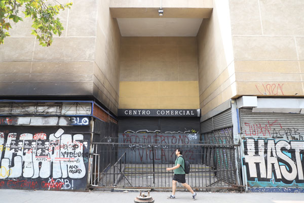 El desolador presente de las tiendas de instrumentos de Galería Crowne Plaza
