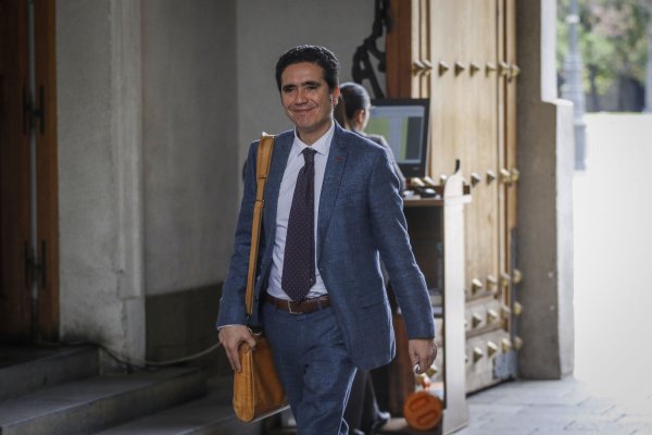 Briones admite que tensión “agrega ruido” y mercado discrepa sobre pausa del Central