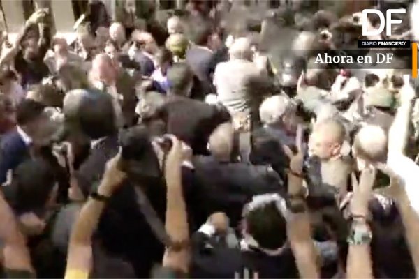 <p>Ahora en DF: Juan Guaidó logra ingresar al Parlamento venezolano</p>