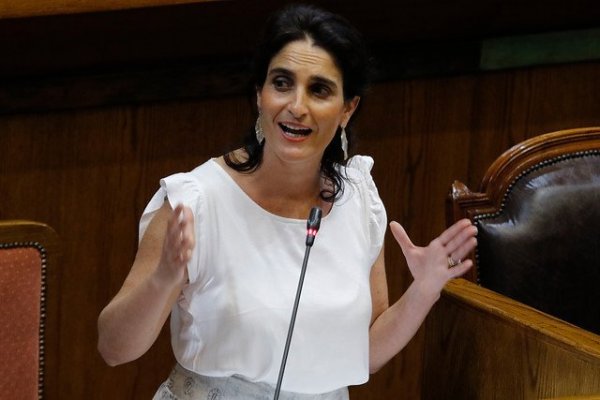 Ministra Zaldívar: "Nosotros creemos que el sistema de pensiones debe reescribirse"