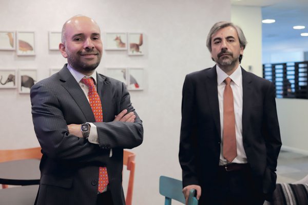 Abogado y publicista insisten en crear nueva “AFP Colectiva” y buscan ganar próxima licitación de afiliados