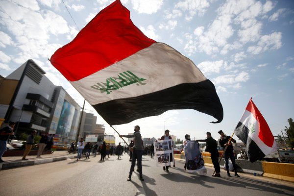 Líder de milicia apoyada por Irán promete respuesta si EEUU toma represalias por ataque en Irak