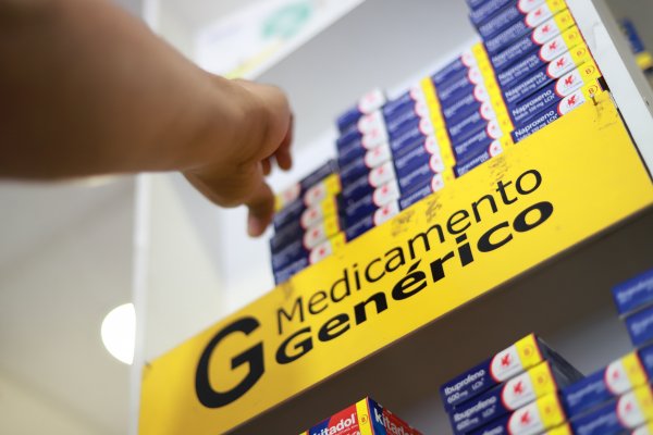 Estudio advierte riesgos contra la competencia en las farmacias virtuales y falta de transparencia en información sobre patentes