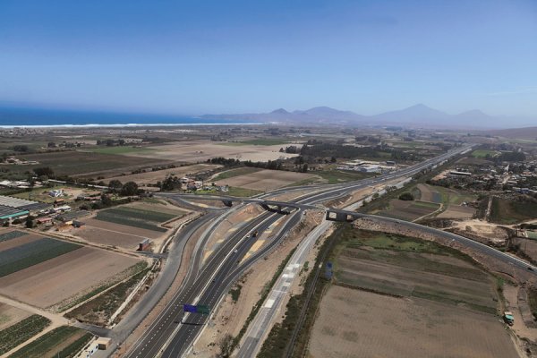 Sacyr prepara emisión de deuda y destaca robustez del sistema de concesiones en Chile