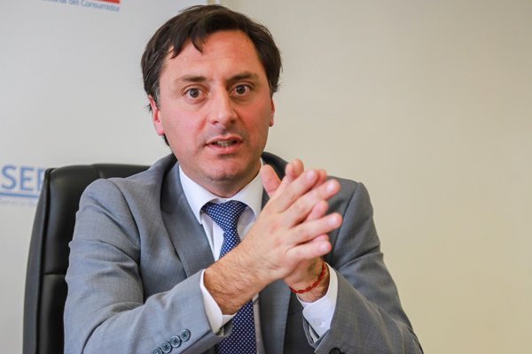 Director del Sernac reconoce que Chile aún está “al debe” en políticas de protección al consumidor