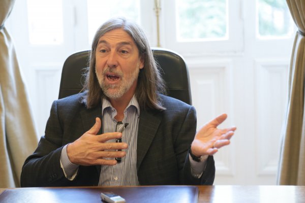 Senador Letelier por AFP: "El modelo de inversión que hoy hacen no garantiza las mejores rentabilidades"