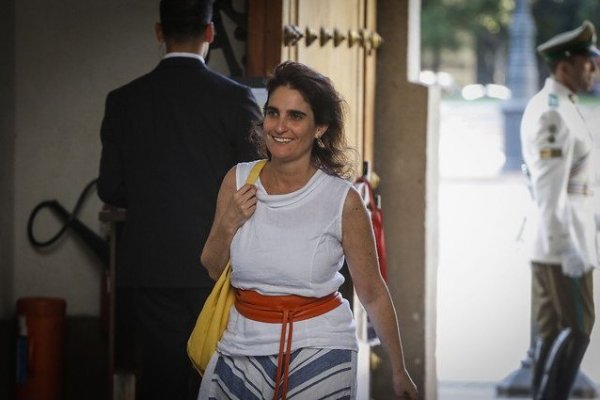 A ministra Zaldívar no la convence la propuesta de pensiones de la oposición: "No soluciona el problema"