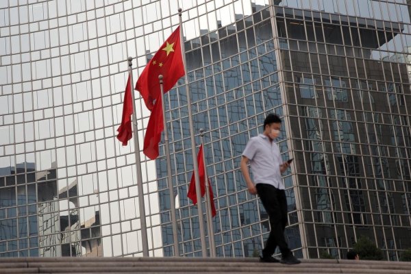 Las exportaciones de China aumentan más de lo esperado en vísperas del acuerdo comercial con EEUU