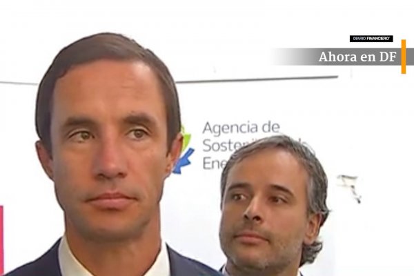 <p>Ahora en DF: Ministro de Energía firma acuerdo por electromovilidad 2020 y se refiere a la estabilización del precios de la luz</p>