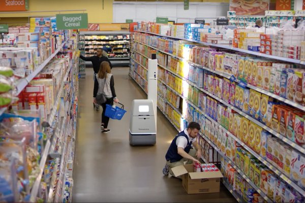 Walmart aumenta fuerza laboral robótica en 650 tiendas más en EEUU