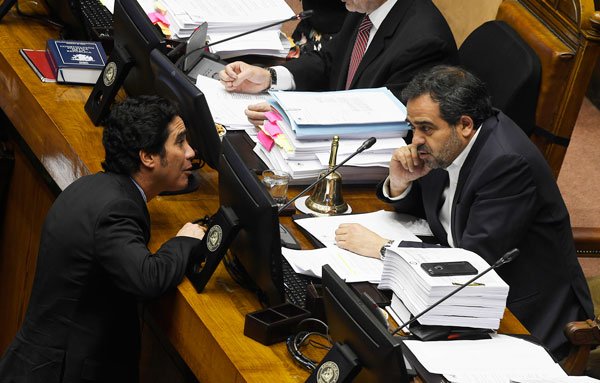 Impuestos: Reforma sale del Senado y enfrenta incierto panorama en la Cámara