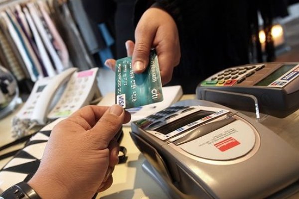 <p>La huella del conflicto social en el turismo: Gasto de visitantes cayó un 14,2% en el último trimestre de 2019</p>