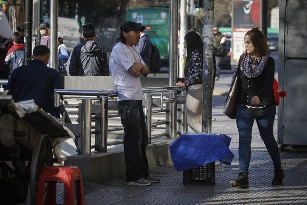 Empleo acusa impacto de la crisis social: desocupación en el Gran Santiago llega a su nivel más alto en tres años