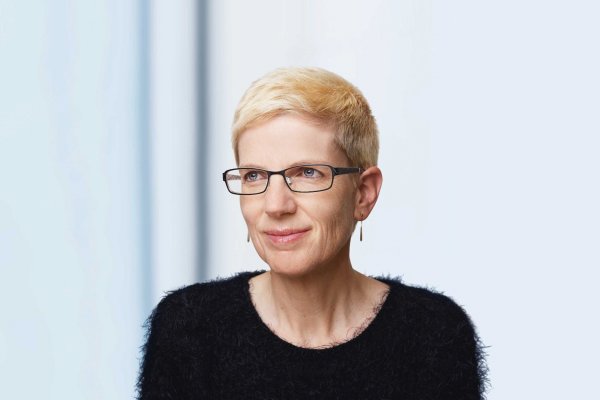 La carta de la CEO de Zurich que busca explicar al mercado la suspensión de Camposano de Chilena Consolidada