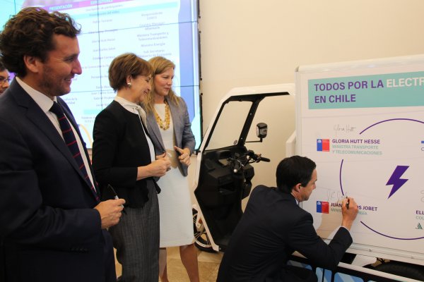 Corfo anuncia licitación para construcción de centro de electromovilidad