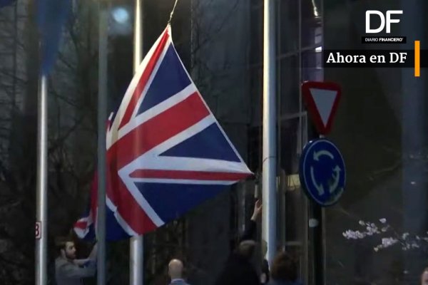 <p>Ahora en DF: Así fue la retirada de la bandera del Reino Unido en el Parlamento Europeo</p>