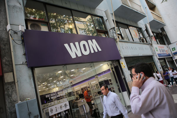 <p>Wom prepara expansión a negocio de internet fijo e instala pilotos de fibra óptica en Santiago</p>