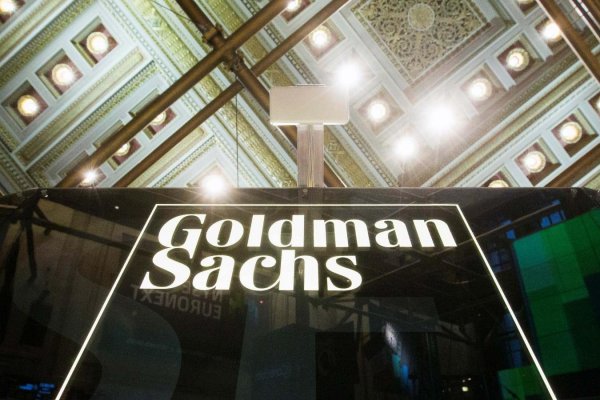 Goldman Sachs apunta a aliarse con Amazon para financiar PYME en EEUU