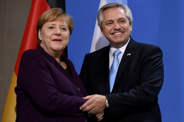 Líderes europeos apoyan a Alberto Fernández para una renegociación de la deuda con el FMI
