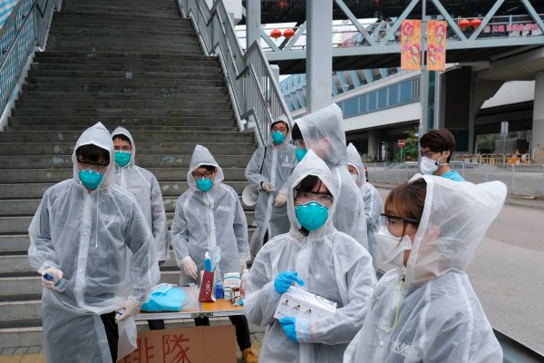 Médicos enfrentan desalentadora tarea para analizar casos de coronavirus