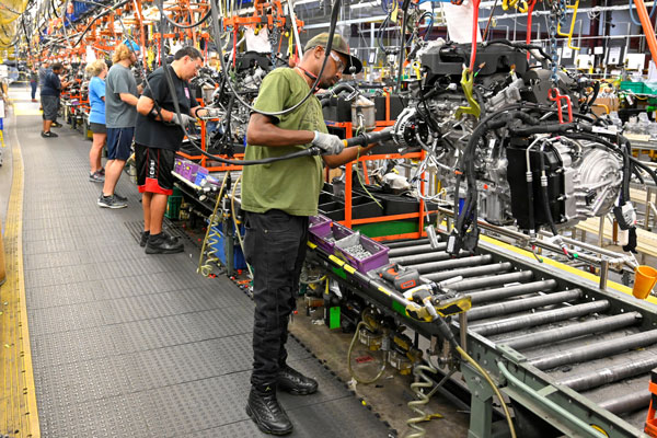 GM pronostica ganancias planas para 2020, tras un difícil cierre de año