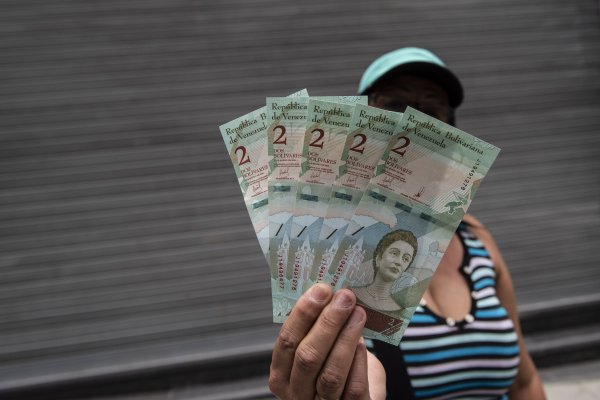 <p>La inflación venezolana superó el 9.500% en 2019, según el Banco Central</p>