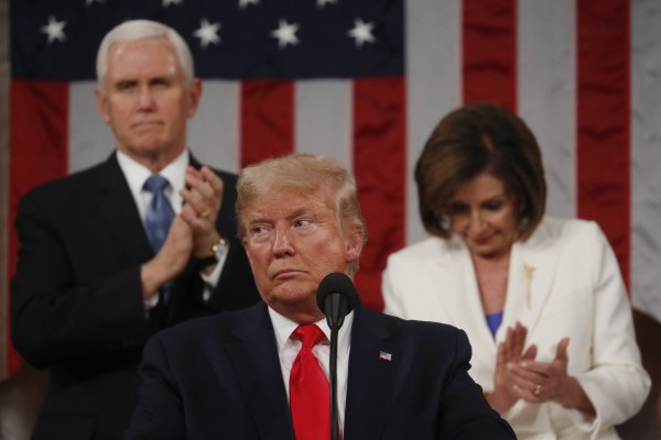Donald Trump es absuelto de los dos cargos en su contra durante el juicio político