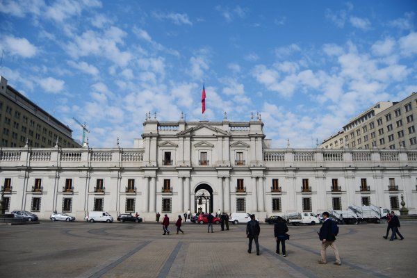 Nuevos equipos detectores de explosivos para el Palacio de la Moneda